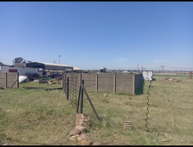93,766M² FARM FOR SALE IN ROODS GARDENS